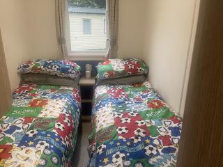 3 Bed Chalet - Sleeps 6 - Parking - Wifi - 4