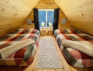 The Wind Down Log Cabin - Cozy Woodstove & Near Beach - 6