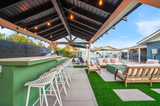 Backyard Oasis Pool Hot Tub Games & More - 6