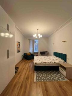 Modern Loft Apt in Central Marjanishvili - Tbilisi - 3