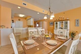 Beachfront Navarre Condo with Balcony, Walk to Ocean - Navarre - 4