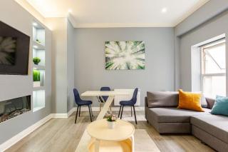 Best Location! Modern Apartment in Heart of City! - 9