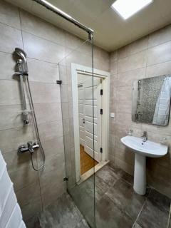 5 min walk to metro comfortable - Baku - 2