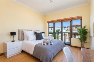 Luxury 5 Bedroom Villa with Heated Pool and Inverter in Blouberg - 6