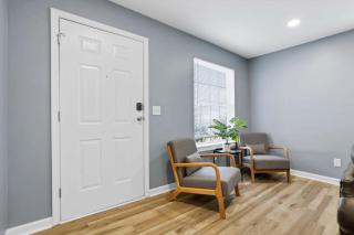 Charming 3-Bedroom Oasis Near Airport - Columbus - 8