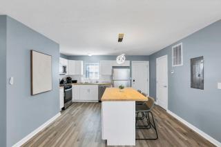 Charming 3-Bedroom Oasis Near Airport - Columbus - 1