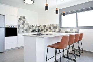 Ben Yehuda Dream 3 - 8