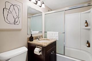 A Trendy Escape close to Downtown Peoria - Peoria - 8