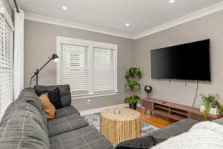 The Midcentury Cottage - Spacious 2BD with KING bed - 7