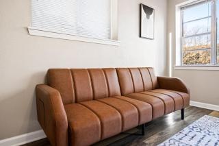 Urban 1BD moments away from DT Peoria - 4