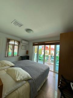 Two attached Villas 14 bedrooms, 12 bathrooms for a total of 28 guests - Palm-Eagle Beach - 3