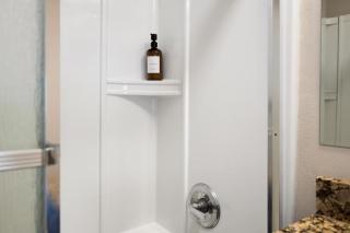the susan - a cozy, comfy 1bd suite - Peoria - 1