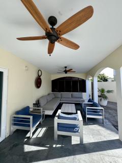 Large 6BR Villa with Private Pool TOP location - Palm-Eagle Beach - 6