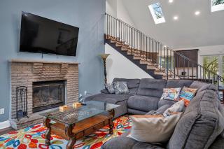 4BR Retreat with Hot Tub and Resort Style Amenities - 0
