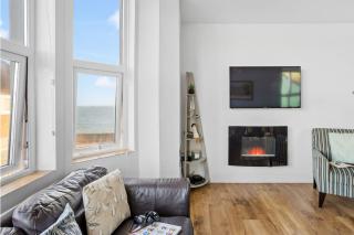 10 At The Beach, Torcross - 7