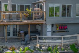 Twin Lake Retreat - Hot Tub & Private Beach - L'Ange-Gardien - 3