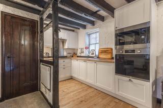 Entire 2 Bedroom Cottage in Whitby - 5