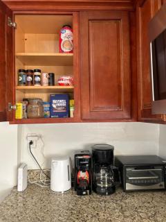 3F6-Chelsea Suites In-Unit Washer dryer and TV - 6