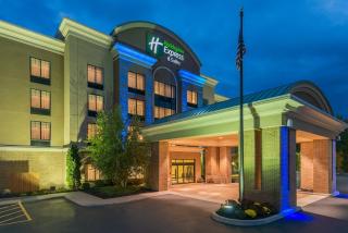 Holiday Inn Express Hotel & Suites Rochester Webster by IHG - Webster - 1