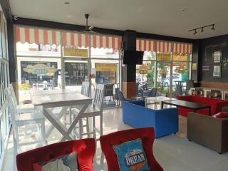 Central Perk Hotel - 4