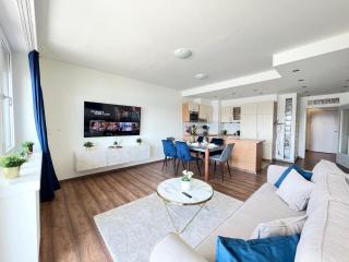 luxury apartment with a beautiful view of the Danube, free spa - wellness and car parking in the center of the city - Budapest - 7