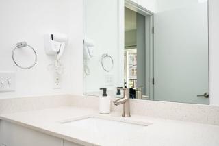 1BR with Balcony in Downtown 542Blvd205 - 2