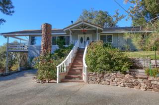 Doe Cabin Hot Tub/Playground/Game Room and more - 2