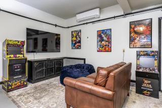 River View Retreat Sleeps 16/ hot tub/basketball court - Oakhurst - 4