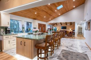 Sunset Retreat- TWO houses with hot tub, firepit, multiple kitchens, sleeps 20 - 0