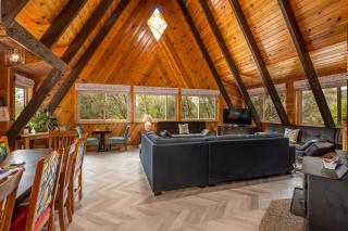 Quail Haven- A-frame cabin with hot tub, views, and more - Oakhurst - 1