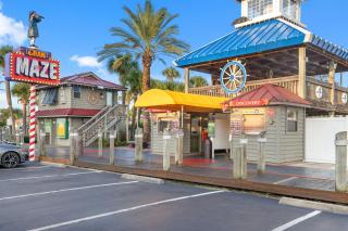 Spectacular 3br 4ba w/ Private Pool, 2 Min Walk to Beach - Sleeps 15! - Panama City Beach - 2