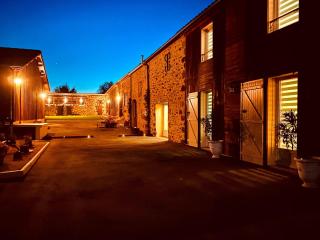 3-Star Tourism Rated Holiday 1 Bedroom Home with Aircon and Private Pool - 45 Mins from Sarlat - Capdrot - 1
