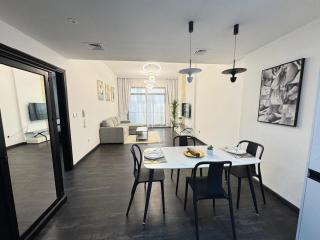 Stay in brand new Luxury Sport City apartment 15 - Dubai - 1