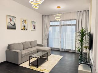 Stay in brand new Luxury Sport City apartment 15 - Dubai - 4