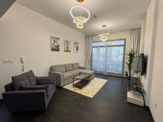 Stay in brand new Luxury Sport City apartment 15 - Dubai - 5