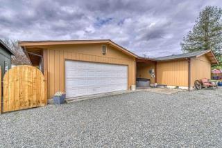 Bo360 Valley Farmhouse with Hot Tub - 6