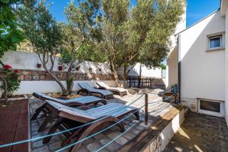 MY DALMATIA - Sea view apartment Dajana with private pool - Maslenica - 1