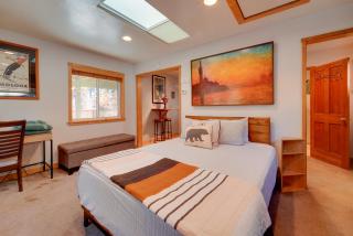 Walk to Lake Tahoe Modern Guest House with Hot Tub - Tahoe Vista - 2