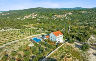 3 Bedroom Stunning Home In Dvornice - Sevid - 8