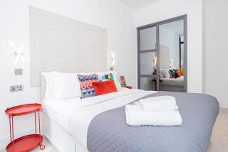 Elegant 2 Beds, 2 Baths Flat with Private Terrace, High-End Finishes and Chic Furnishings - Londra - 8