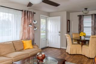 Stylish & Cozy 2br Home Great Location & Comfort - Kettering - 9