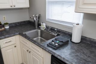 Stylish & Cozy 2br Home Great Location & Comfort - Kettering - 3