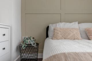 4-Bed 3-Bath Near UEA - - 1