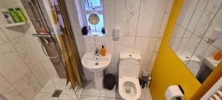 Private Guest Suite in Bletchley, Milton Keynes - 6