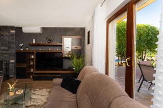 MY DALMATIA - Holiday home Olive Garden with private swimming pool - Lađevci - 2