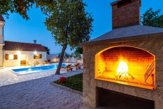 MY DALMATIA - Holiday home Zara with private swimming pool - Stankovci - 2