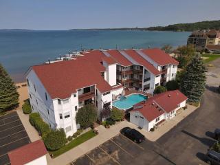 Bayfront Bliss at The Beach - Traverse City - 9