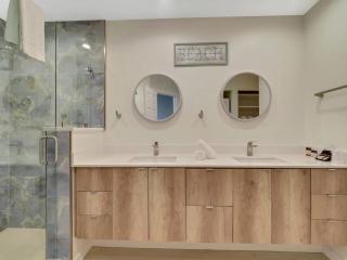 Bayfront Bliss at The Beach - 6