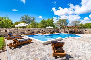 MY DALMATIA - Luxury Villa Escape with private pool, game room and home gym - Perušić Benkovački - 9