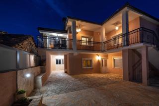 MY DALMATIA - Holiday home Lana with private heated pool and sauna - Perušić Benkovački - 1